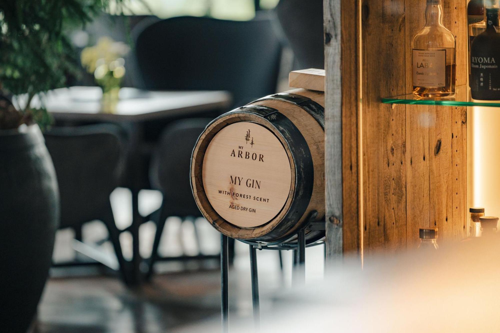 فندق My Arbor - Dolomites بريسّانوني المظهر الخارجي الصورة Barrel of Arbor Whisky